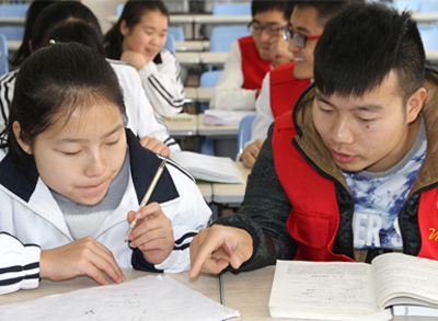 �ذ����������� PA�콢��(�й���)���ſ�ҵ���е����ڰ��ļҽ��˶�