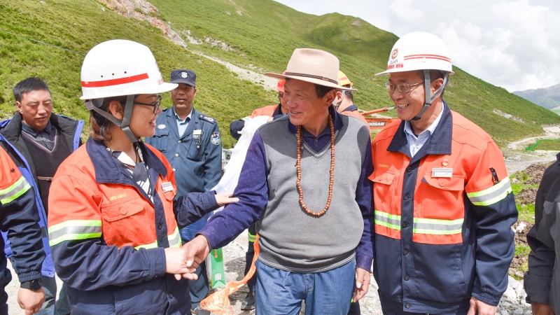 ��˹��ͭҵΪ�ܱ���������·�ѡ��õ�������